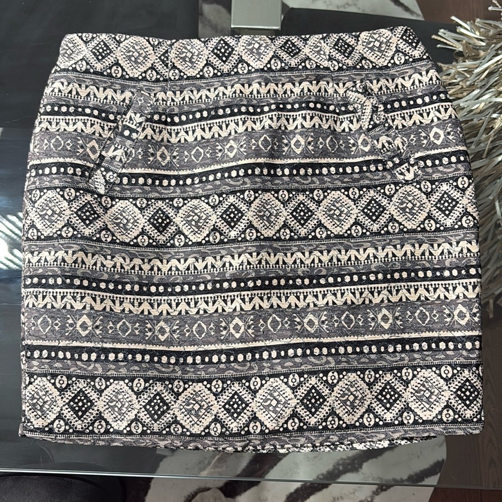 Cute geometric pattern mini skirt